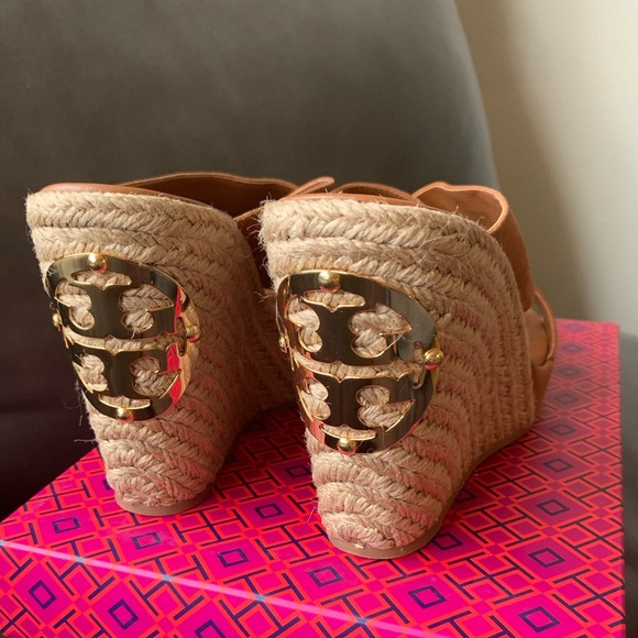 Tory Burch Bailey Espadrille - Picture 3 of 8